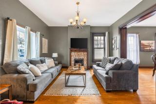 Spacious UMKC Stay Near Top - 7