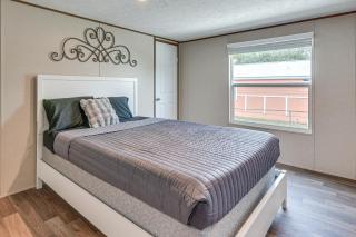 2 Mi to Ocean! Family-Friendly Emerald Coast Haven - 1