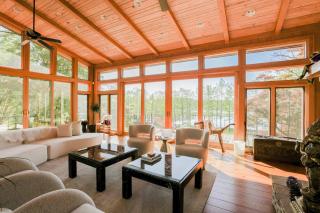 Thomasville Home by RoveTravel - Villa with Lake Views - 0