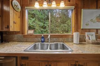 Crystal Creek Chalet - Meredith Lodging - 4