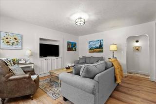 Le French Cottage Dwntwn CDA - 7