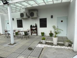 House 23 Garden Apartments - 8