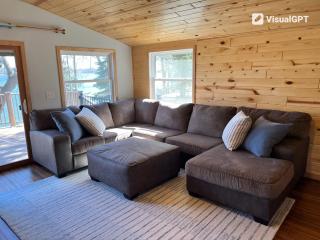 Cozy Cedar Lake Cabin - 0