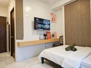 Cebu Uptown Stay with Wifi, Netflix near Supermarket - 8