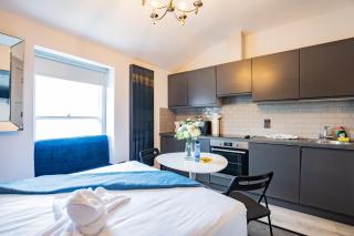 Scenic Marina Getaway - 8