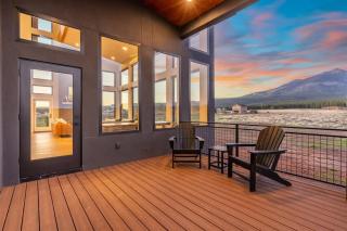 The Bluebird Flagstaff Jacuzzi Sleeps 26 - 9