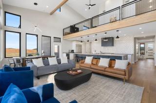 The Bluebird Flagstaff Jacuzzi Sleeps 26 - 8