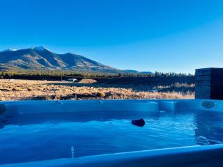 The Bluebird Flagstaff Jacuzzi Sleeps 26 - 7