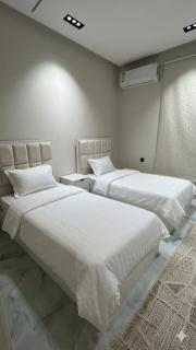 فيلا لك بالكامل مكونة من طابقين مع مسبح داخليYour own private villa consisting of two floors with an indoor pool - Taif - 4