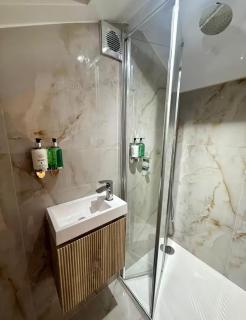 Stockwell Residences - Skyline Loft Studio - 6