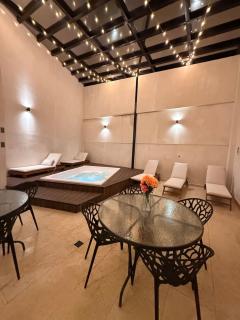 Suite privada con jacuzzi y zonas humedas - 5