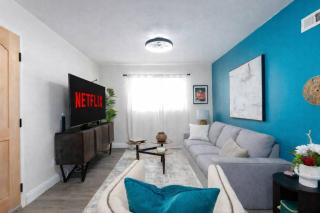 Movie Night 4BR Home with Projector Games & BBQ - 7