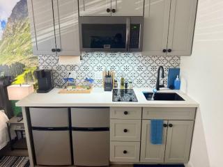 Near Airport, Hospital, MidTown, 58 TV - Apt 254 - 7