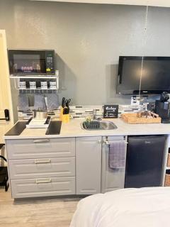 Reno Spa Studio with Hot Tub and Sauna - 7