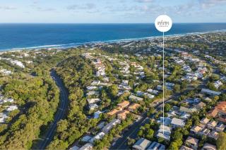 Stylish Sunrise Beach Coastal Abode with Hot Tub - 9