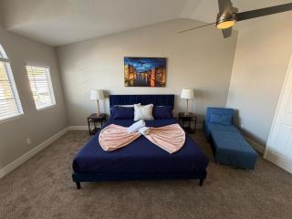 Modern 3BR Home Pets, 7 Min to Airport, Parking - 7