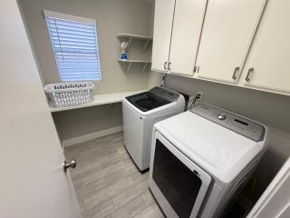 Modern 3BR Home Pets, 7 Min to Airport, Parking - 3