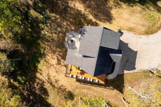 Kays Lavish Bear Cave Cabin - 7