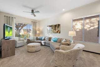 Modern 4-BR Home Heated Pool Jacuzzi Grill - 7