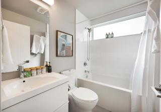 Eco-Friendly 3BR Retreat w UW & Hospital - 6