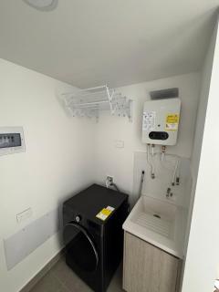 Hermoso apartaestudio a pasos de el cable, excelente ubicación cerca de todo - 3