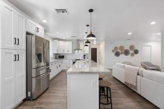 5BR Heated Pool BBQ and Covered Patio - DT Phx - 3