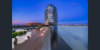 Festive Escape on St Kilda rd 2B1B Perfect Getaway - 5