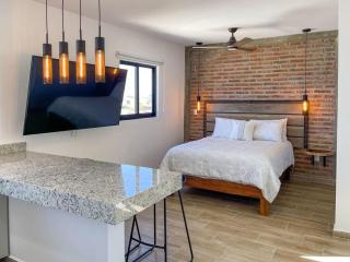 Bright loft steps from the Malecon & Olas Altas - 8