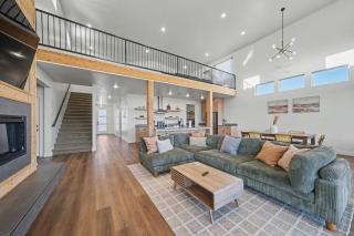 The Grove-River Cabin -Hot Tub- Family Home Near Bryce & Zion - 2