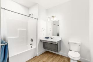 Stylish Suite 206 by Downtown & Convention Center! - 4