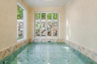 Gyeongju Awesomeway Pool Villa - 2