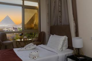 Pyramids Palace inn - 1