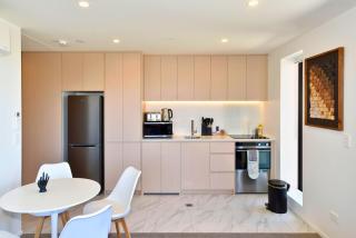 Stylish 1BR Retreat near Te Kaha Stadium - 9