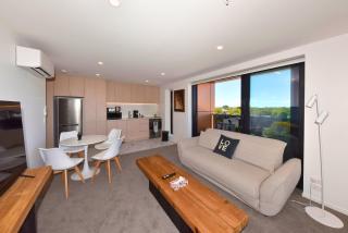 Stylish 1BR Retreat near Te Kaha Stadium - 3