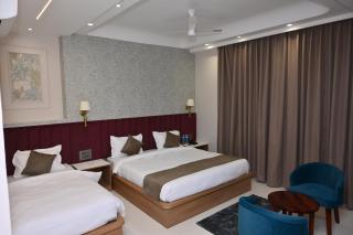 Hotel The Sabhyansh - 2