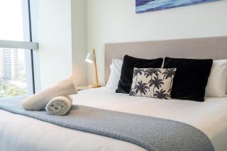 Luscious Sunsets 2BR, Beachfront & Luxe Facilities - 6