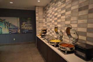 La Quinta Inn & Suites by Wyndham Chattanooga Downtown/South - 1