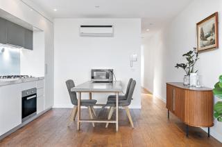 One Bed Apartment Close to Cafes and Coast - 7