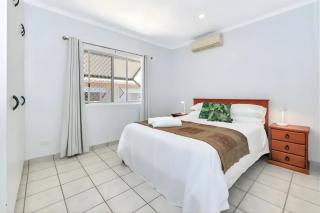 Botanic Beauty - Stunning 3 Bedroom Townhouse - 2