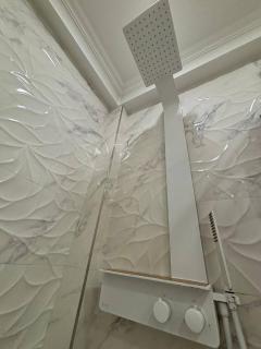 Просторная квартира в тихом районе - 1