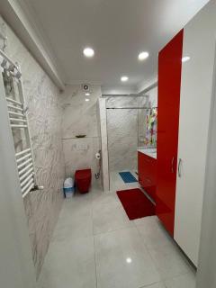 Просторная квартира в тихом районе - 9