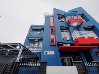 RedDoorz Syariah near Metropolitan Mall Bekasi - 2
