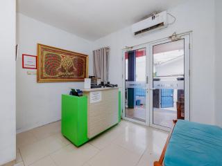 RedDoorz Syariah near Metropolitan Mall Bekasi - 3