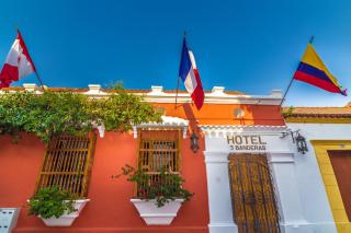 Hotel 3 Banderas - 0