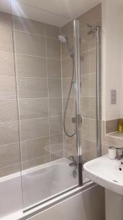 Double En-suite Room near Cribbs Causeway - 1