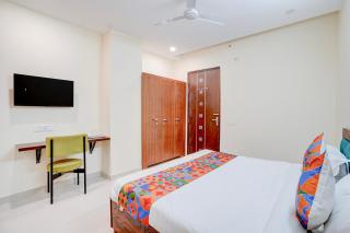 FabHotel Cozy Stay - 4