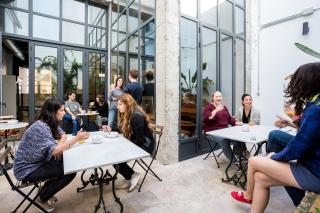 Black Swan Hostel Sevilla - Seville - 8