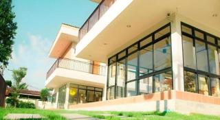 Yellow Moon Hotel - 4