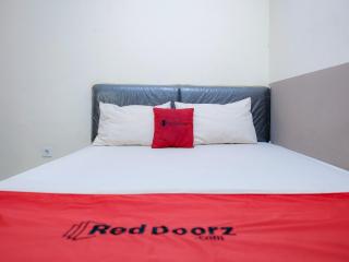 RedDoorz @ Jalan Biak Roxy Jakarta - 3