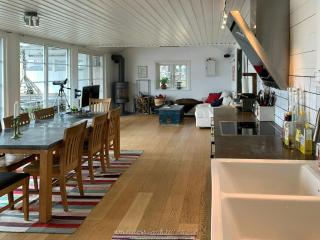 Waterfront House With Views Of Kastellet In Vaxholm - 6